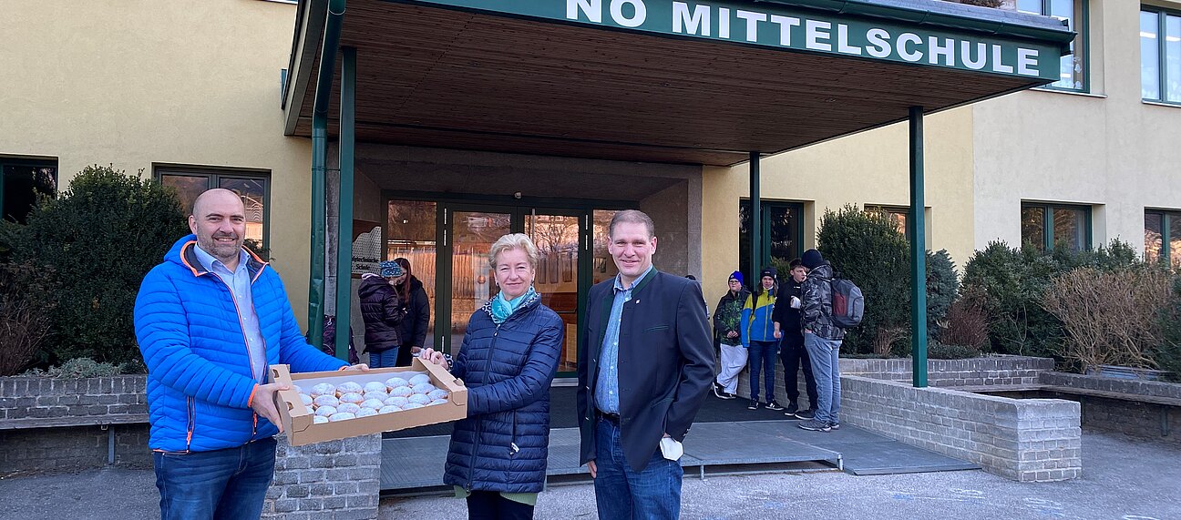 NÖAAB Obmann Martin Seidlböck, Direktorin Silvia Werdenich und Stadtrat Christian Köberl