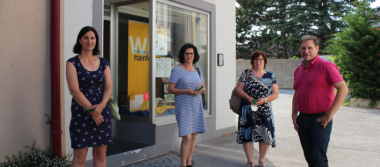 Birgit Neureiter, Regina Lampl, Erika Neureiter mit Stadtrat Christian Köberl