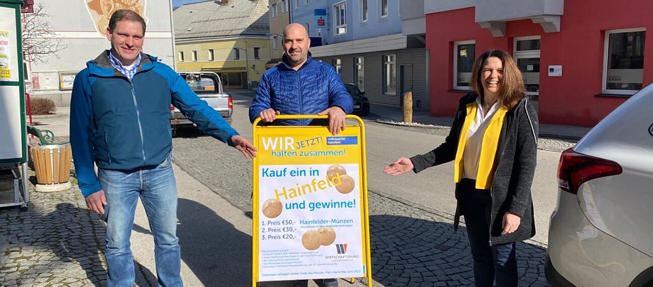 Christian Köberl, Martin Seidlböck und Sandra Böhmwalder präsentieren das Gewinnspiel