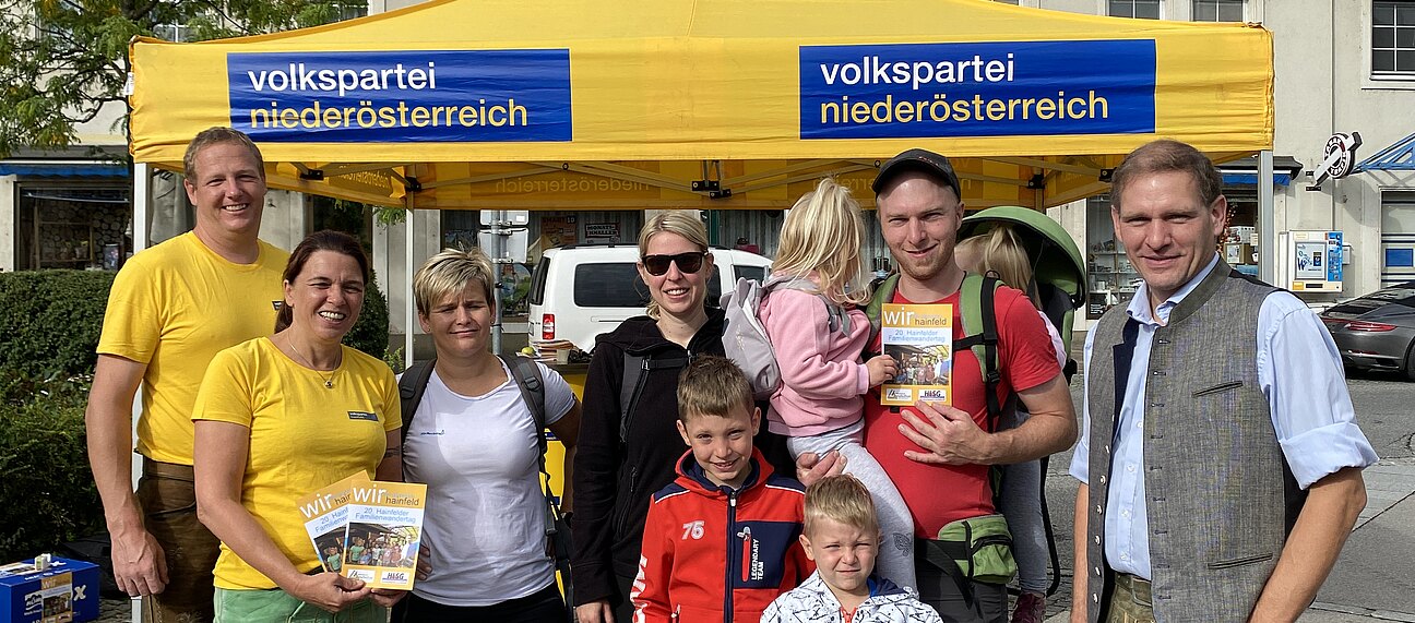 Helmut Schmölz, Sandra Böhmwalder, Erika Fußthaler, Klaus und Katharina Reischer mit ihren Kindern und Christian Köberl