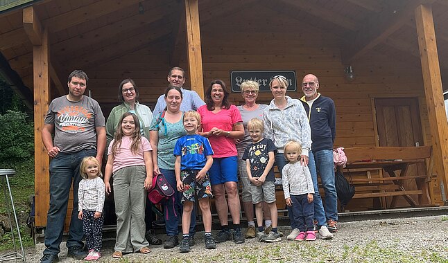 StR Christian Köberl, StR Genovefa Scheibenreiter und BR GR Sandra Böhmwalder mit den fleißigen Wanderern